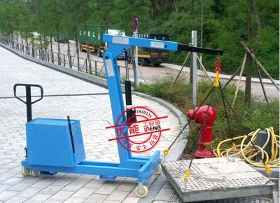點擊查看詳細信息<br>標題：華友機械移動式小吊機 閱讀次數(shù)：9274