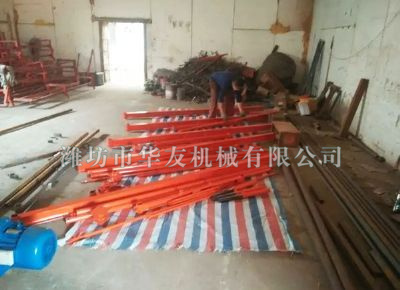 點擊查看詳細信息<br>標題：華友機械直滑式吊運機發(fā)貨現(xiàn)場 閱讀次數(shù)：6314